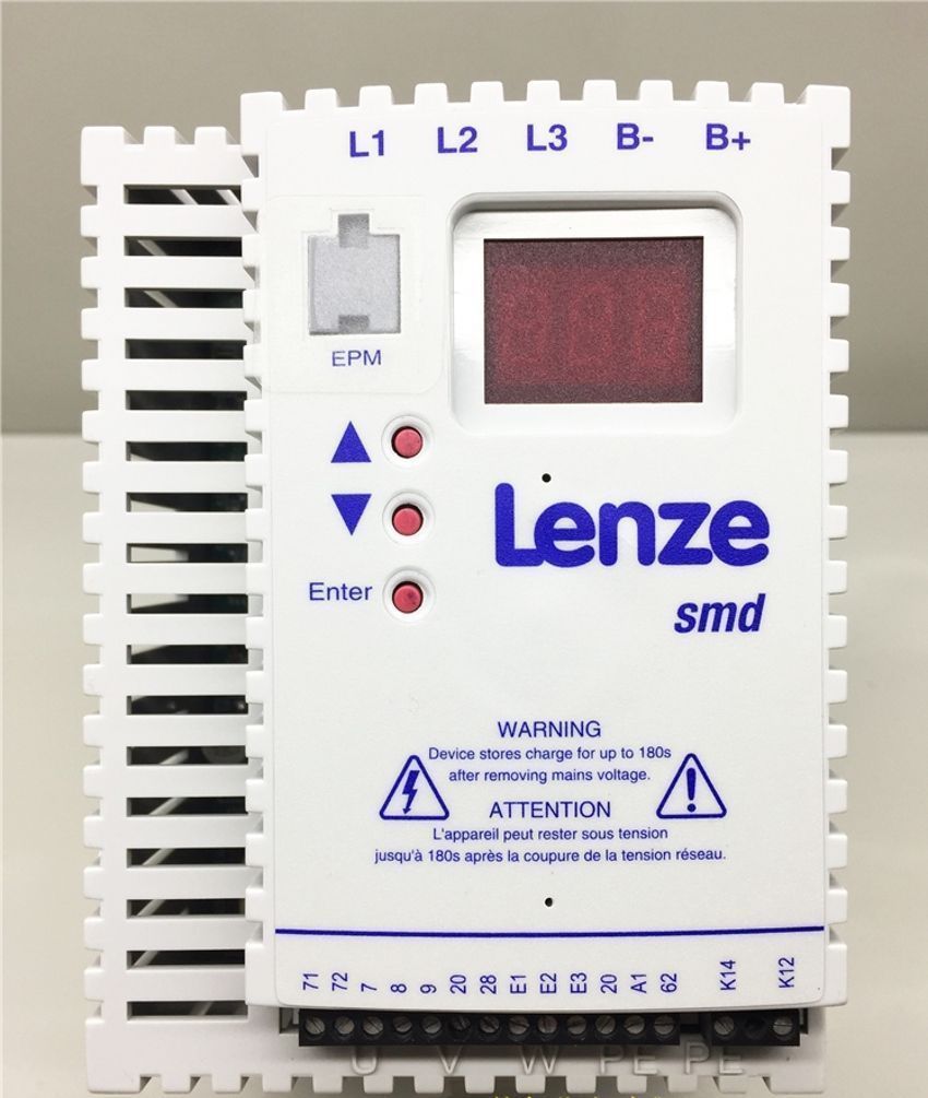 Genuine Lenze SMD Inverter 0.75KW ESMD751L4TXA 3/PE AC in new box