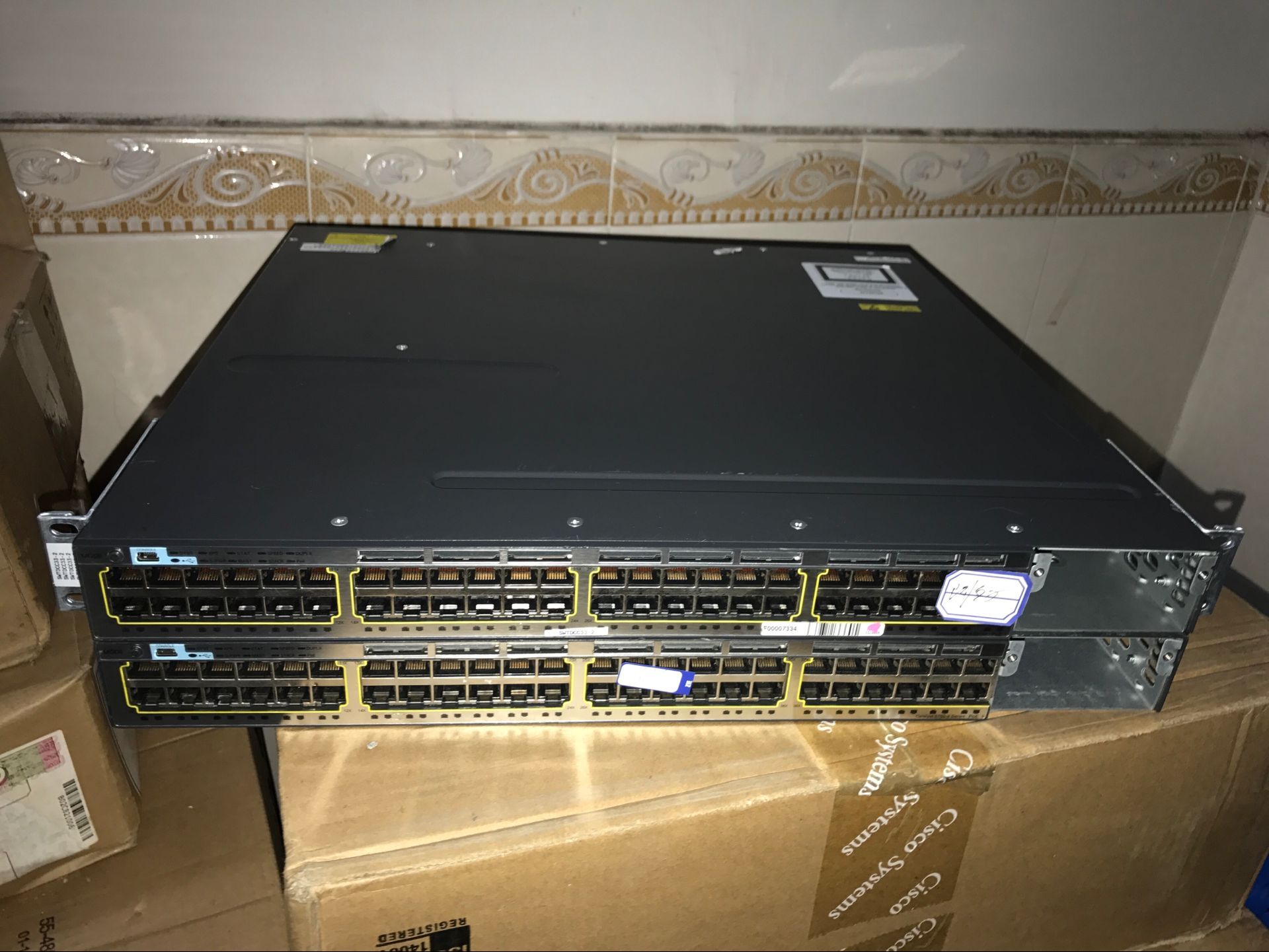 Cisco 3750 ws-c3750x-48p-s POE+ 48 port 2 x 715W power switch with SFP module
