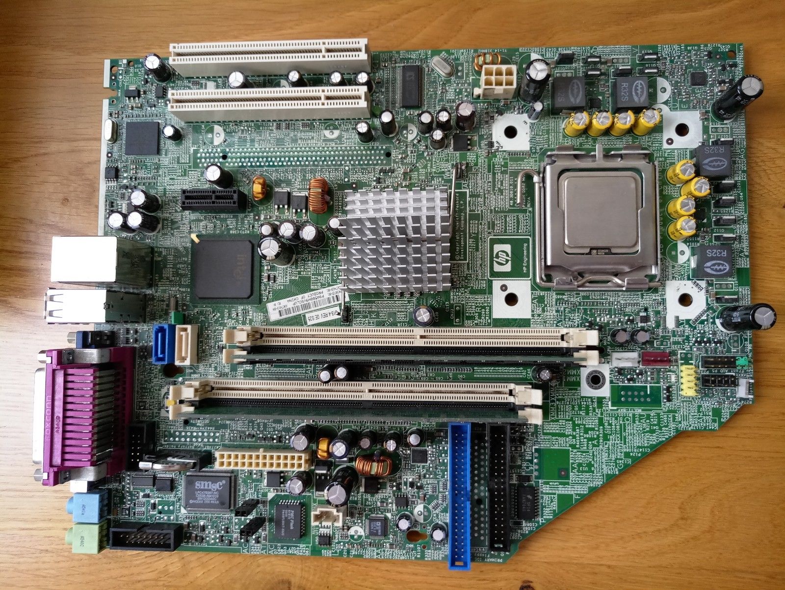 HP 380725-001 HP DC5100 motherboard.4 DDR2 memory slots, 2 PCI 1 x PCIe 1X slo