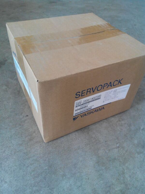 NEW YASKAWA AC SERVO DRIVER SGDV-200A11A SGDV-200A11A002000 EXPEDITED SHIP