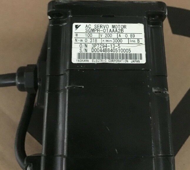 NEW ORIGINAL YASKAWA AC SERVO MOTOR SGMPH-01AAA2B EXPEDITED SHIPPING