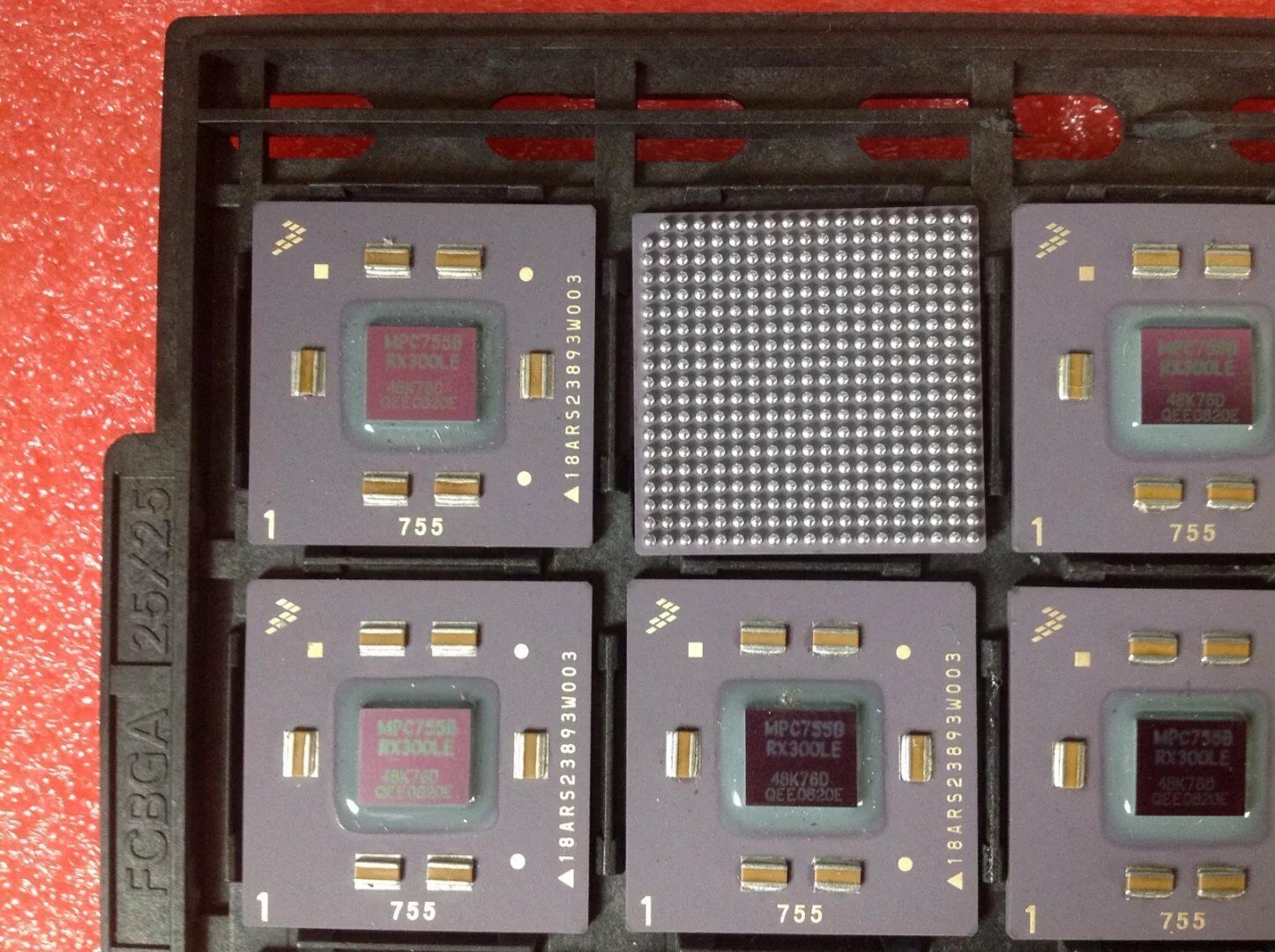 MPC755BRX300LE MOT/FREESCALE Microprocessors 360CBGARV2.8HIP4DP NEW