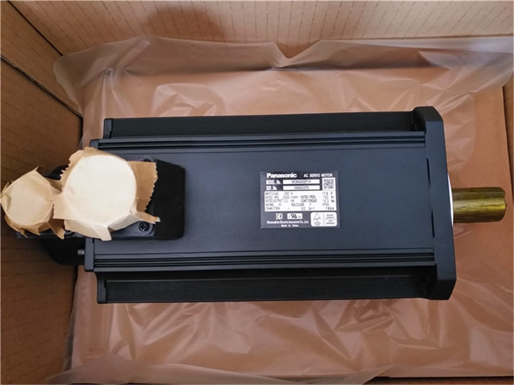 Brand New PANASONIC AC Servo motor MDMA302P1H in box