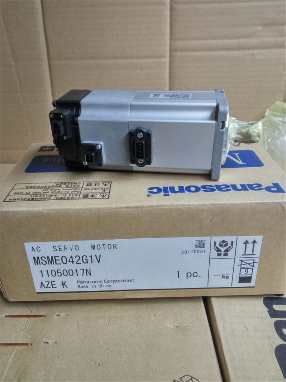 Original New PANASONIC AC servo motor MSME042G1V in box