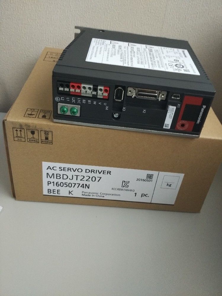 NEW PANASONIC Servo motor MBDJT2207 in box
