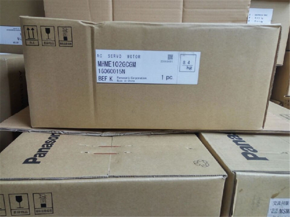 Brand NEW PANASONIC servo motor MHME102GCGM in box