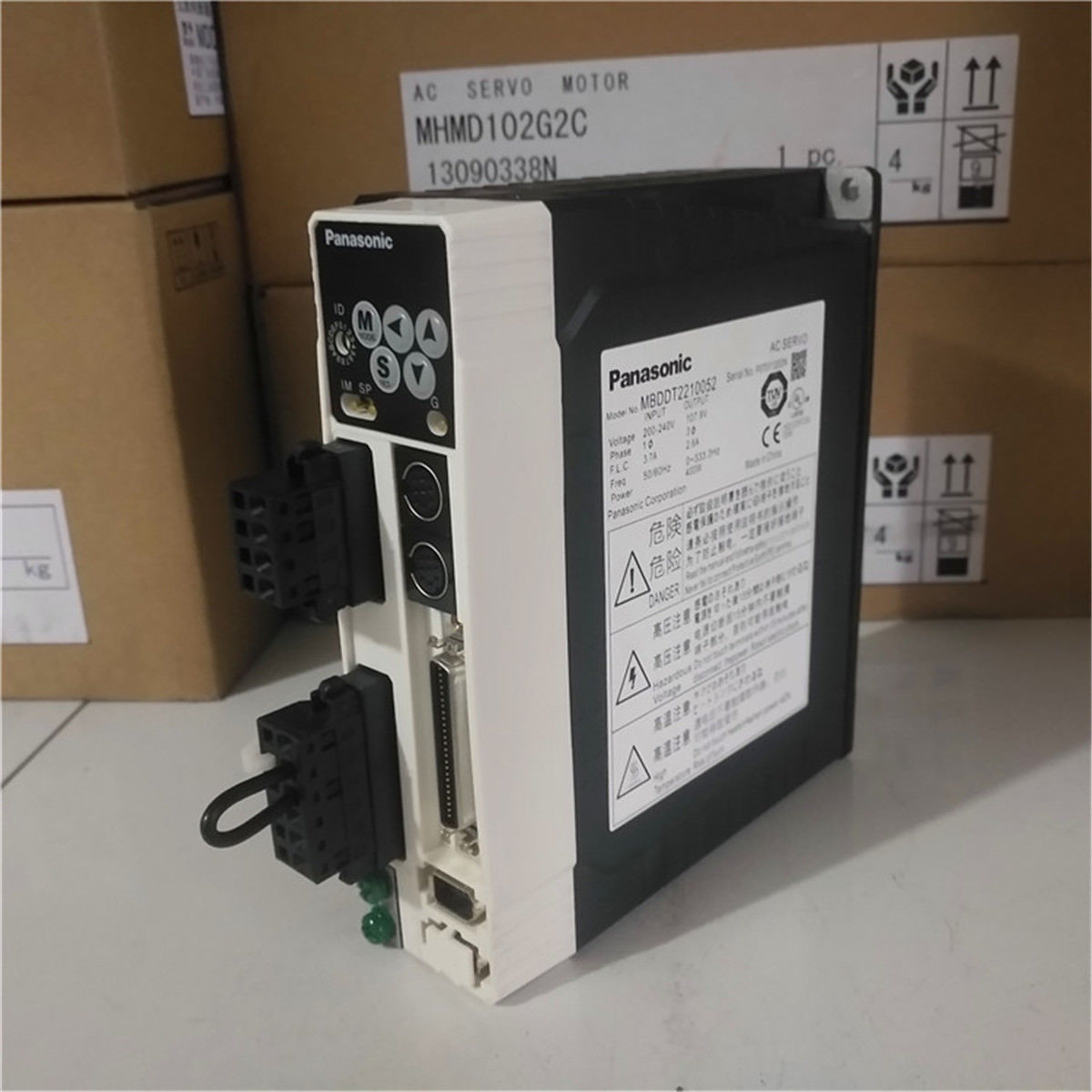 Original New PANASONIC AC Servo drive MBDDT2210052 in box