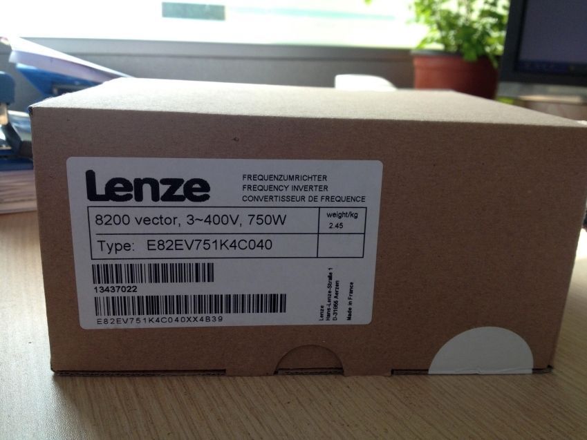 Genuine Lenze SMD Inverter 0.75KW E82EV751K4C040 E82EV751_4C040 in box